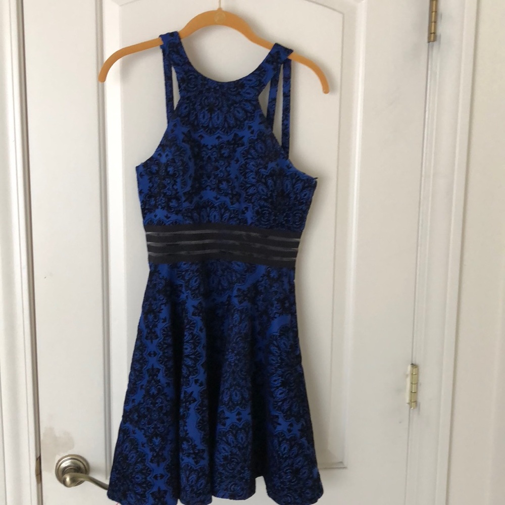 City studio semi formal dress SZ 7